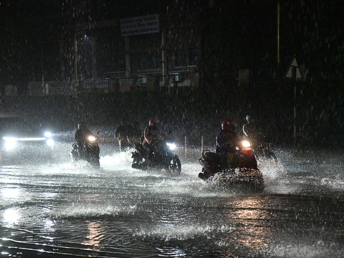 heavy rains in hyderabad latest news12