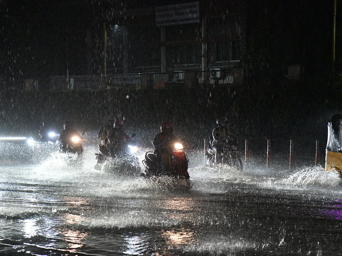heavy rains in hyderabad latest news13