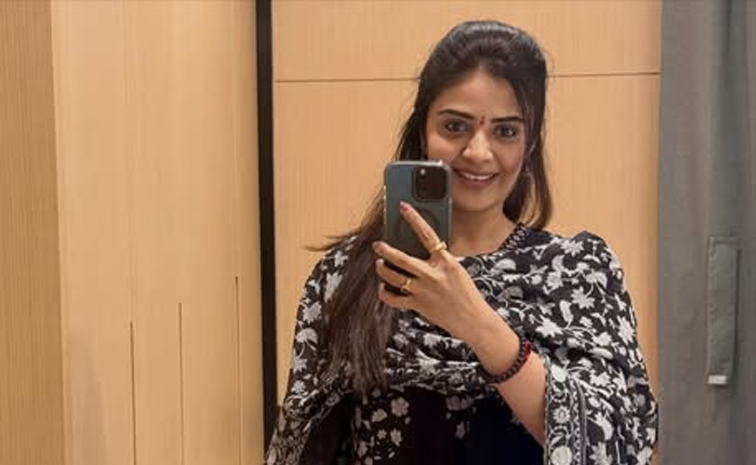  Anchor Sreemukhi Remembers About Maa Inti Bangaaram photos4