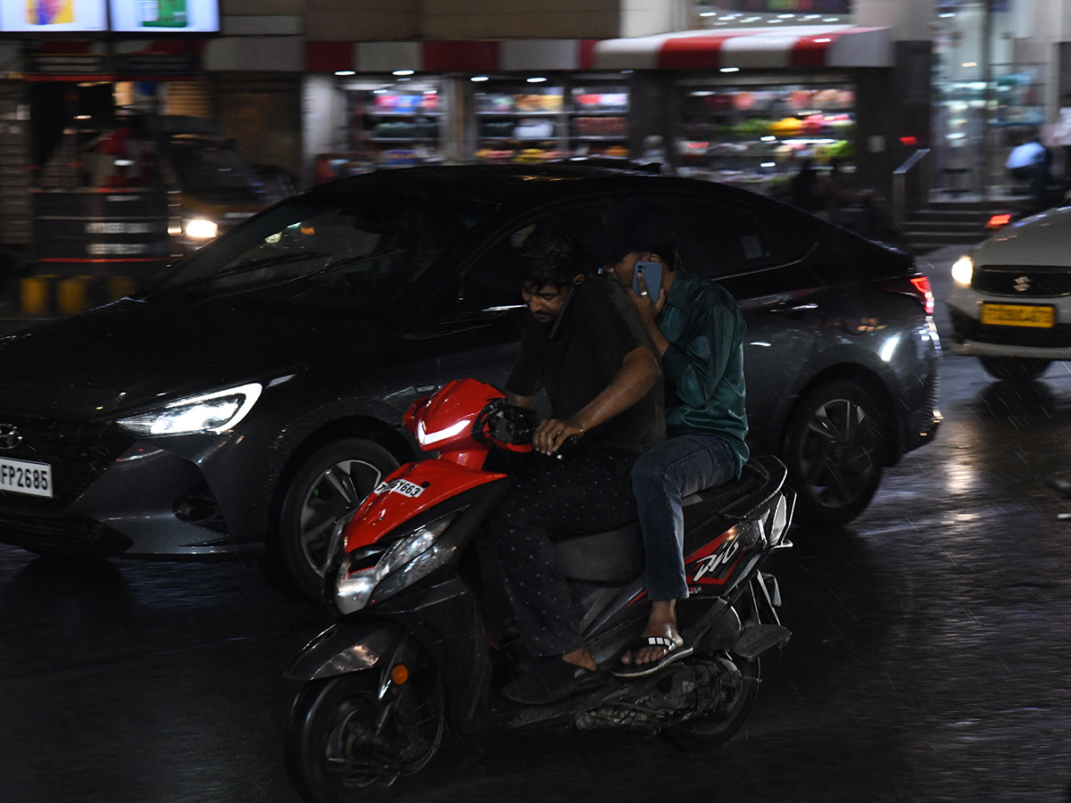heavy rain in hyderabad today12