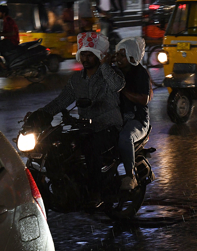 heavy rain in hyderabad today15