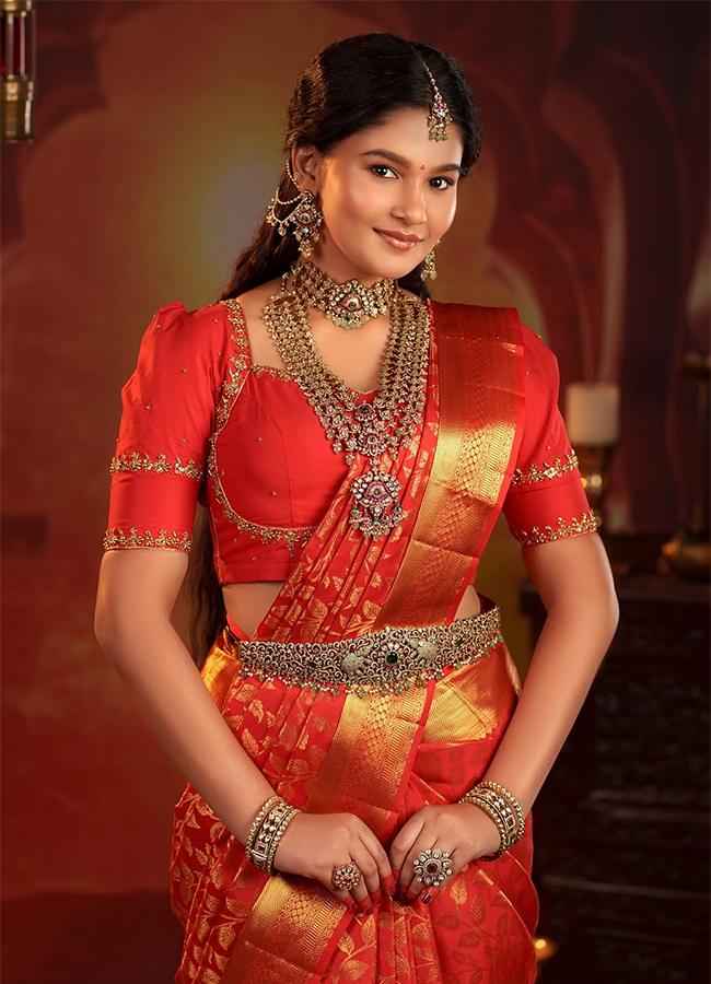 Actress Yuvina Parthavi In Aadarsha Kutumbam Movie10