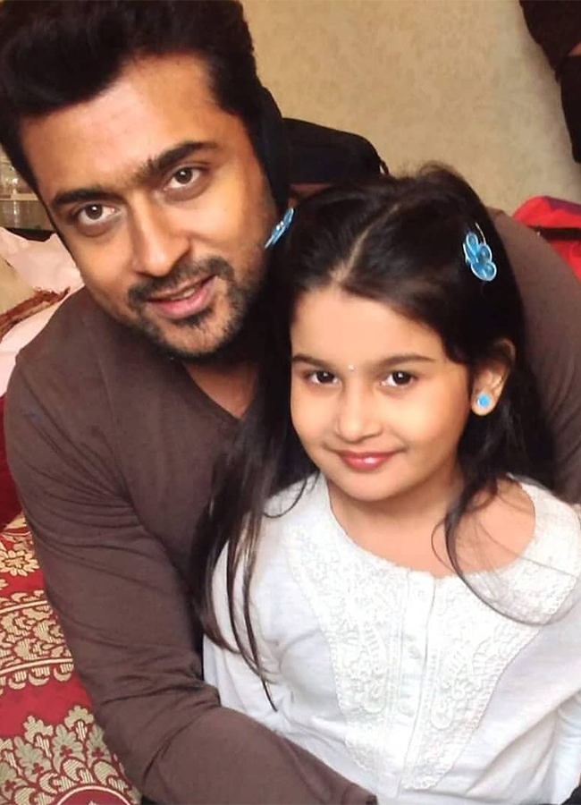 Actress Yuvina Parthavi In Aadarsha Kutumbam Movie15