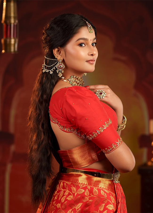 Actress Yuvina Parthavi In Aadarsha Kutumbam Movie9