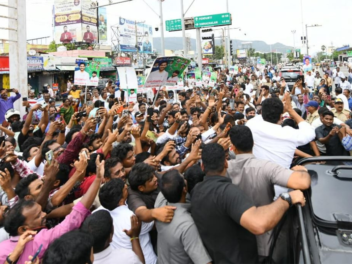 Massive Public Support for YS Jagan Srikakulam Tour HD Photos11