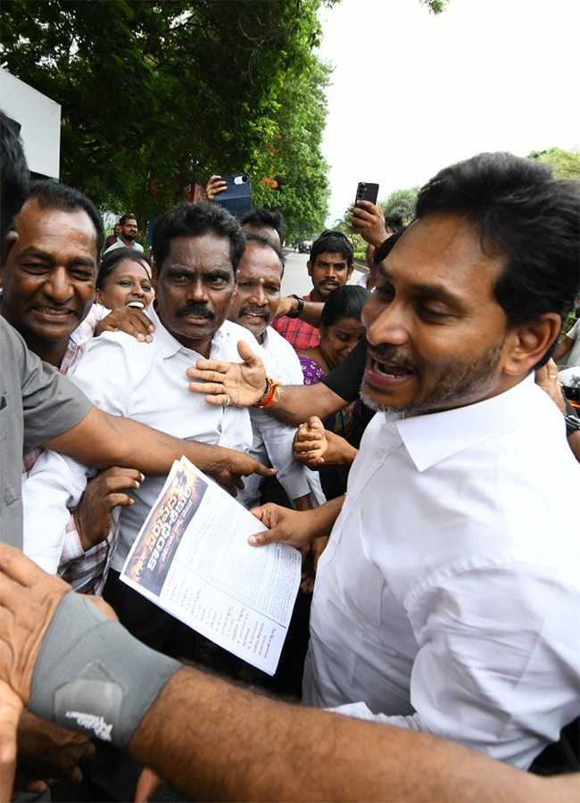 Massive Public Support for YS Jagan Srikakulam Tour HD Photos14