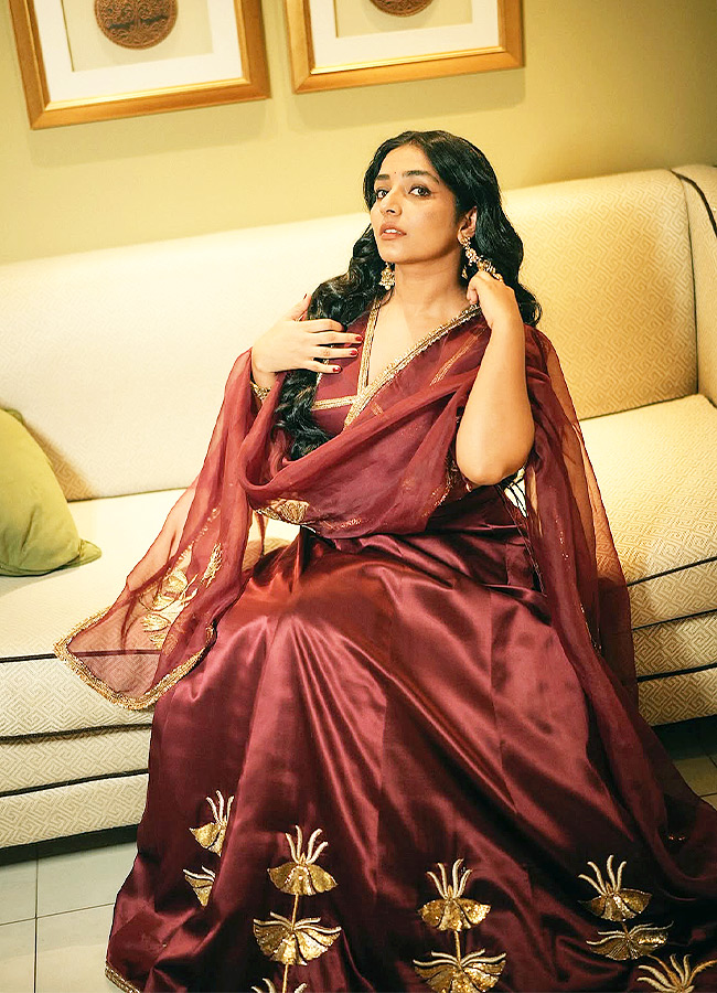 Rajisha Vijayan Stuns in a Traditional Look Photos4