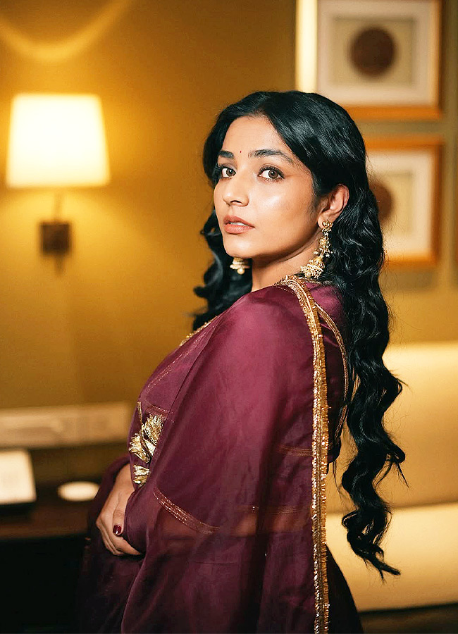 Rajisha Vijayan Stuns in a Traditional Look Photos6