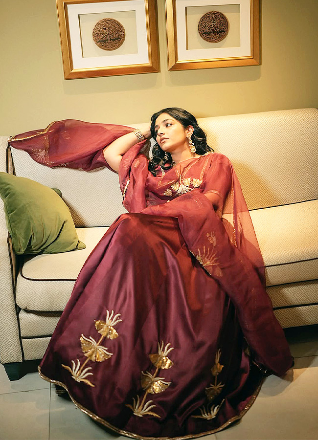 Rajisha Vijayan Stuns in a Traditional Look Photos7