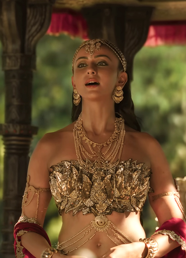 Ranbir Kapoor as Sai Pallavi Ramayana Trailer HD Photos14