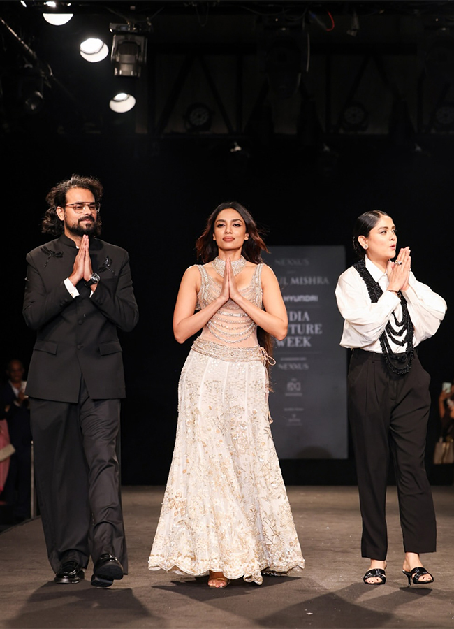 Sobhita Dhulipala of Hyundai India Couture Week in New Delhi6