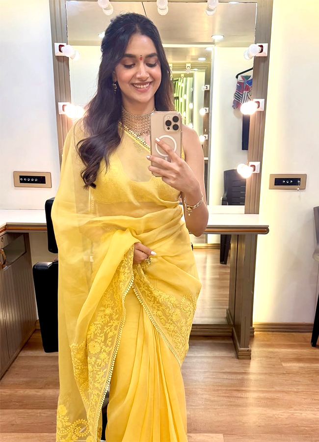 Actress Keerthy Suresh Yellow Saree Look Viral Photos10