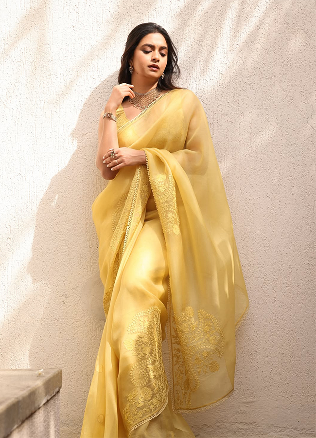 Actress Keerthy Suresh Yellow Saree Look Viral Photos6
