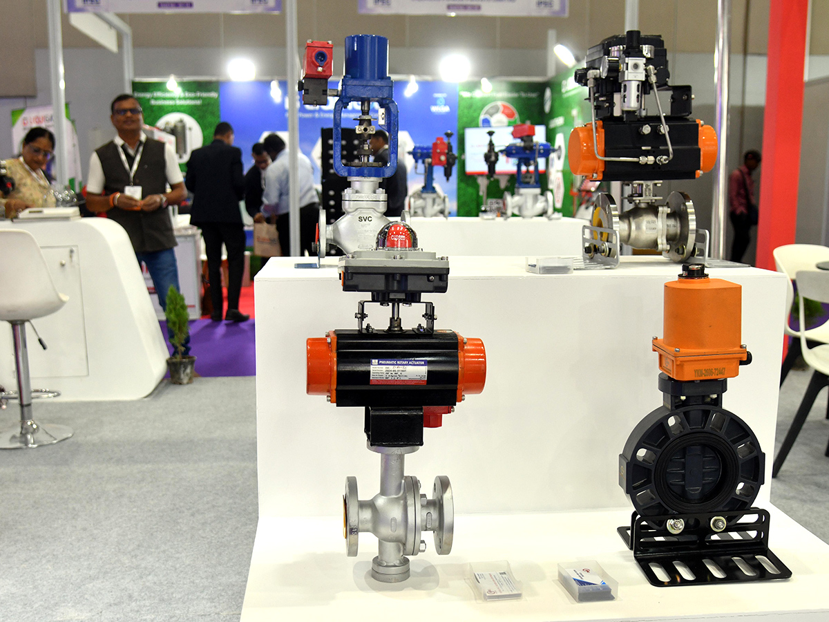 Hyderabad : Exhibition at HITEX Impresses Visitors HD Photos12