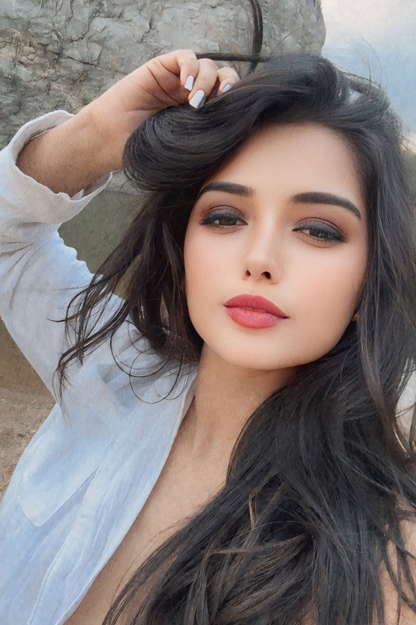 TV Actors Priyanka Jain And Shiva Kumar enjoying vacation in Beach Photos6