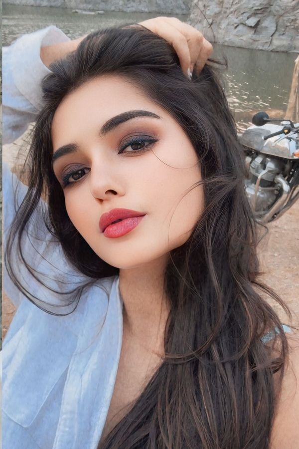 TV Actors Priyanka Jain And Shiva Kumar enjoying vacation in Beach Photos7