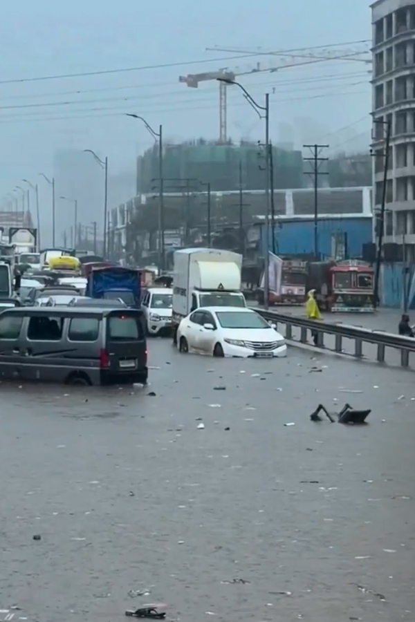  Heavy rain continues In Mumbai Photos13