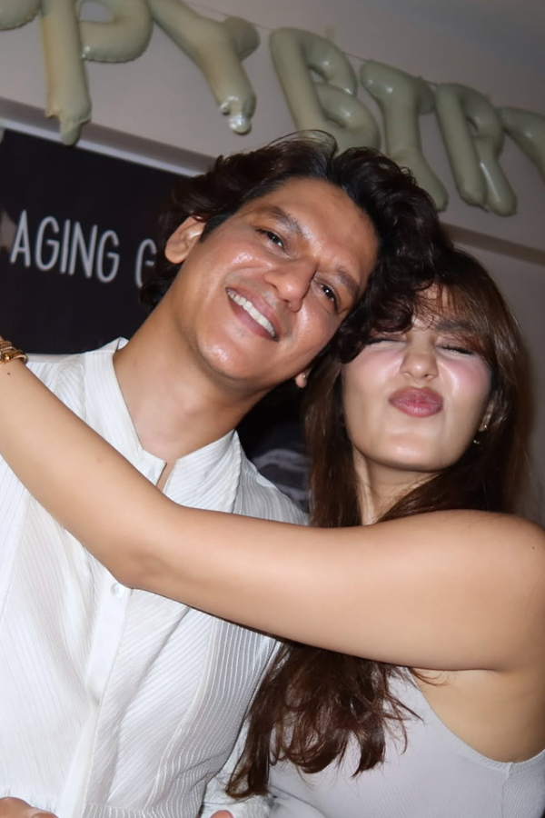Rhea Chakraborty Has shared Beautiful moments from Her birthday celebration Photos2