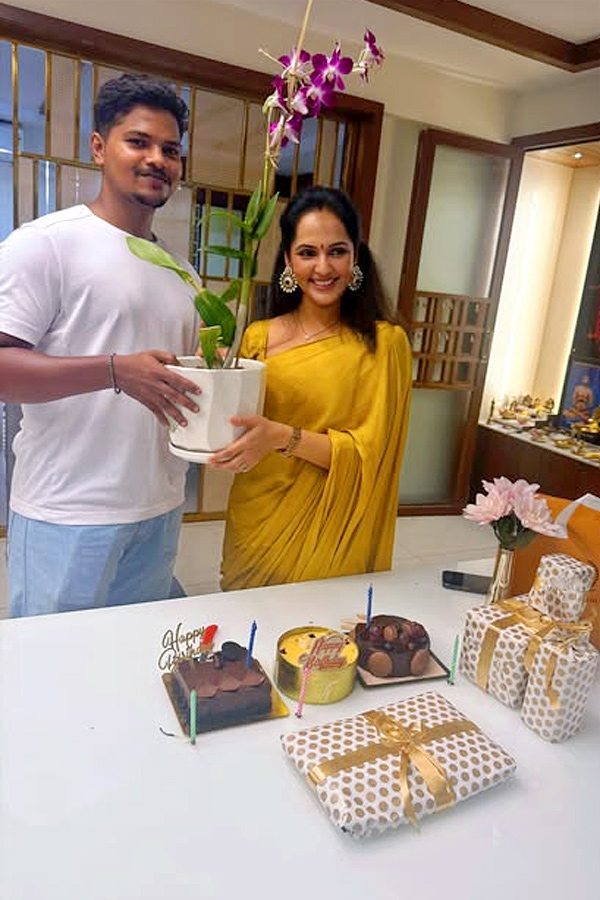 Guppedanthamanasu serial fame Jyoti Poorvaj Birthday celebrations Photos4