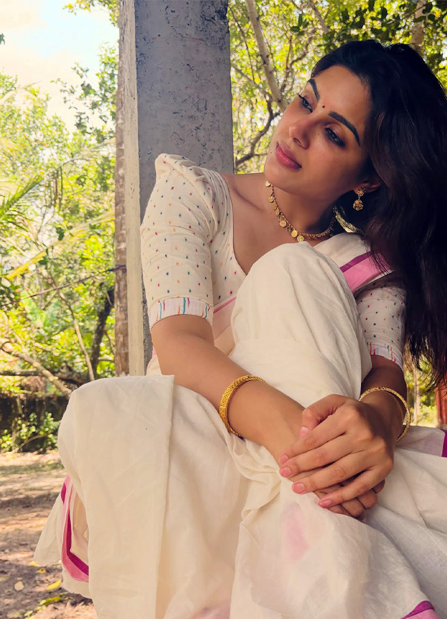 Samyuktha's Beauty Is Truly Unmatched! (Photos)12