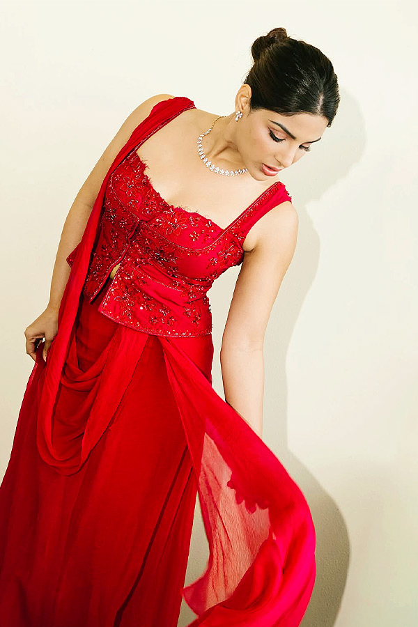 Samyuktha's Beauty Is Truly Unmatched! (Photos)4