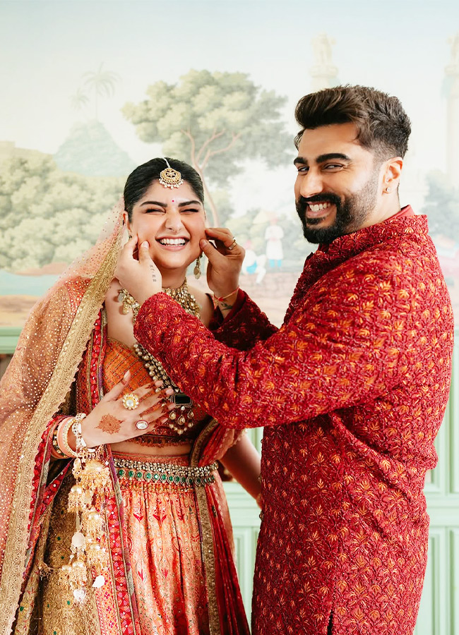 "Producer Boney Kapoor's Daughter Anshula Gets Engaged in a Grand Celebration (Photos)"7