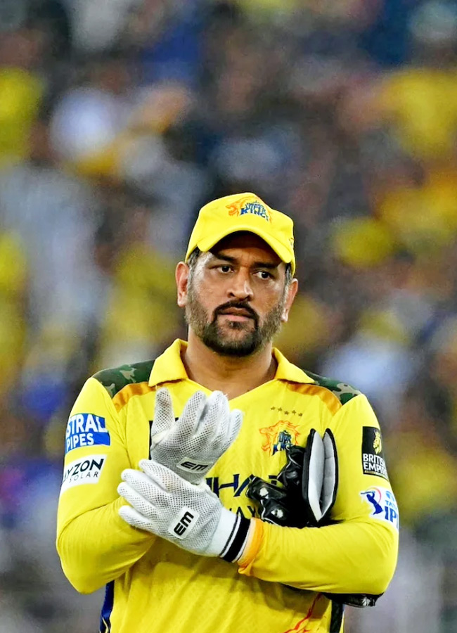 "Legendary Captain 'Mr. Cool' MS Dhoni: Rare Photos"6
