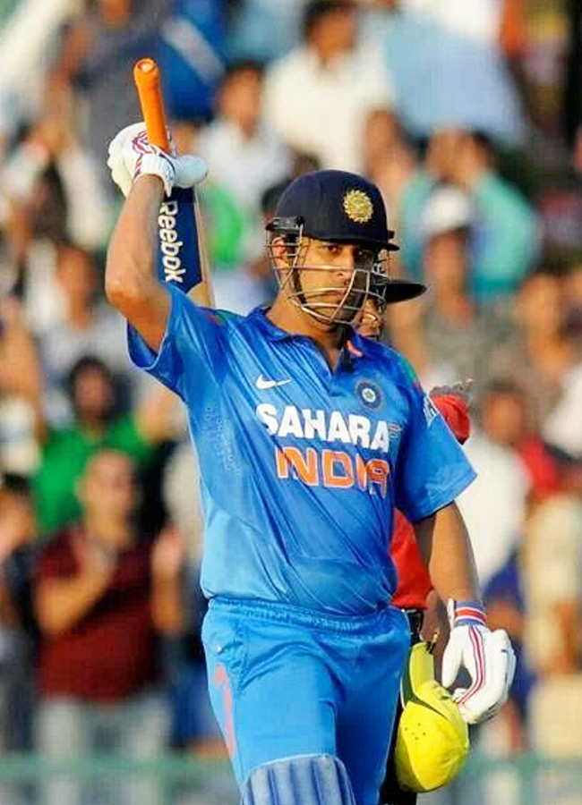 "Legendary Captain 'Mr. Cool' MS Dhoni: Rare Photos"13