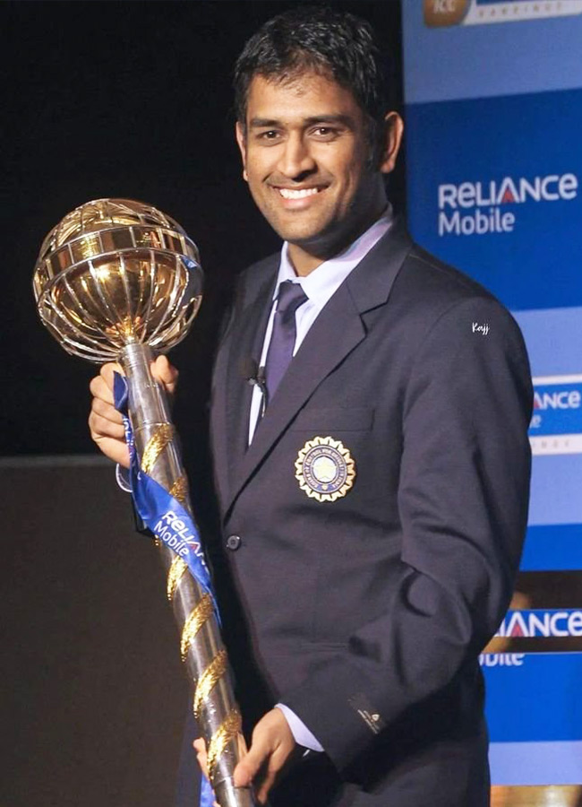 "Legendary Captain 'Mr. Cool' MS Dhoni: Rare Photos"4