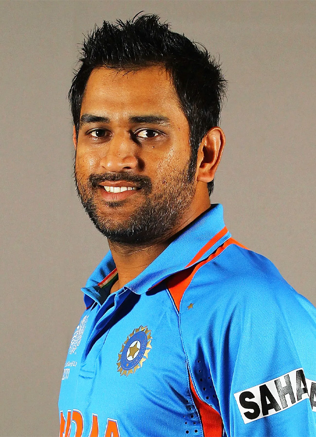 "Legendary Captain 'Mr. Cool' MS Dhoni: Rare Photos"8