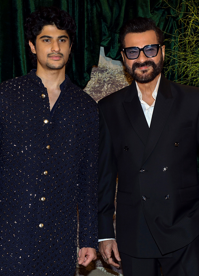 Boney Kapoor Daughter Anshula Kapoor Wedding Reception Viral Photos16