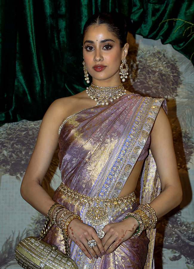 Boney Kapoor Daughter Anshula Kapoor Wedding Reception Viral Photos24