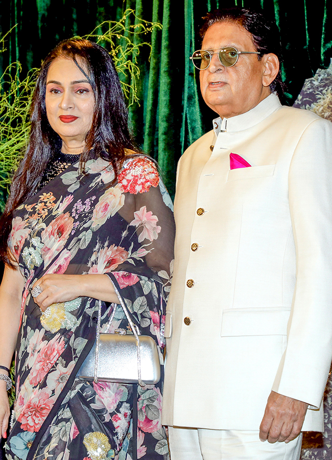 Boney Kapoor Daughter Anshula Kapoor Wedding Reception Viral Photos9