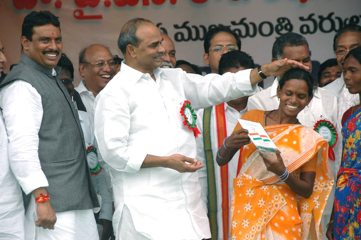 Remembering YS Rajasekhara Reddy on His Birth Anniversary Photos6
