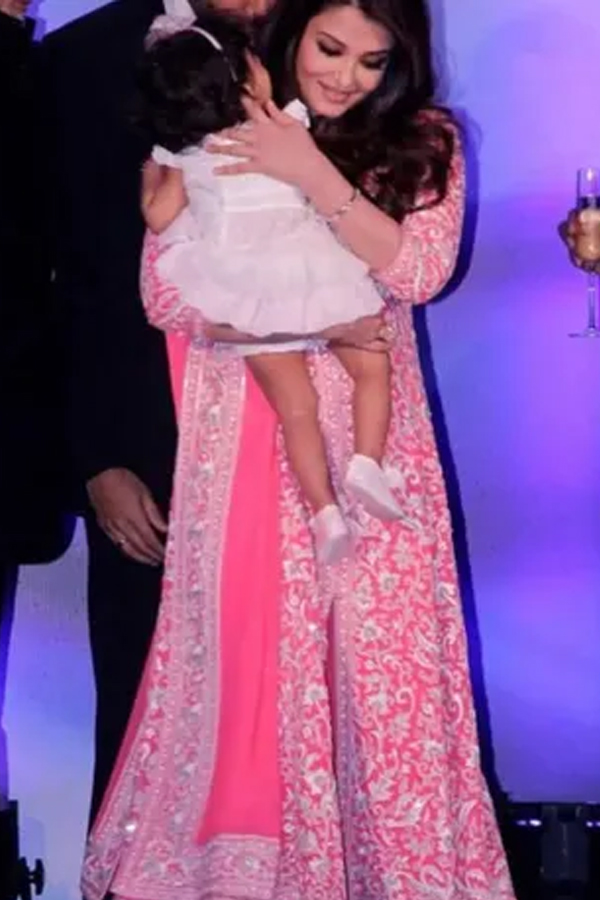 Aishwarya Rai Bachchan gets French honour Photos12