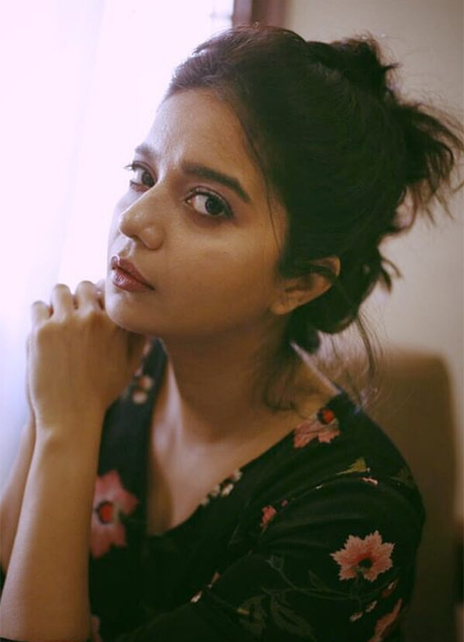 Colors Swathi announces marriage to director Srikanth Nagothi19