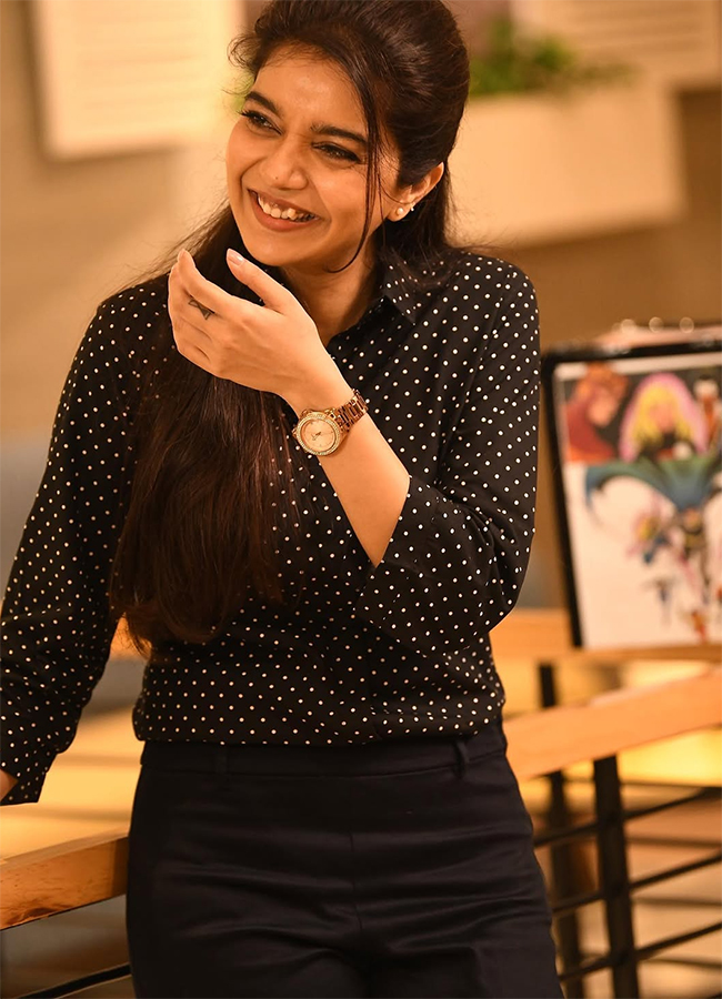 Colors Swathi announces marriage to director Srikanth Nagothi7