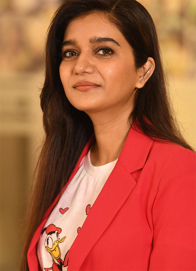 Colors Swathi announces marriage to director Srikanth Nagothi9