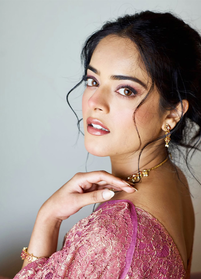 The Raja Saab Beauty Spotted in Vizag Photos6