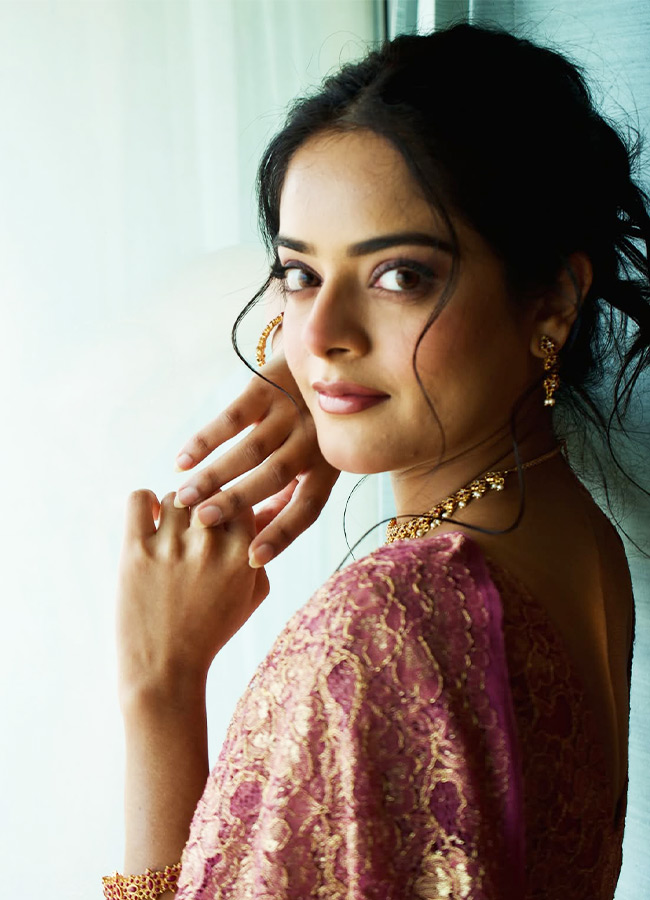 The Raja Saab Beauty Spotted in Vizag Photos9