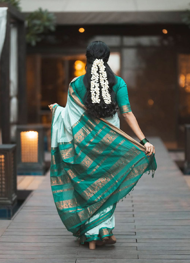 Trending Beauty Swasika Stuns in a Saree Photos10