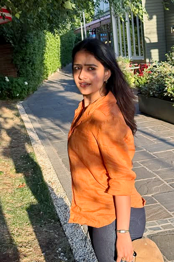Actress Vaishnavi Chaitanya Enjoing In vacation Photos5