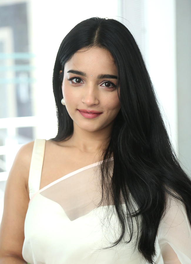 Actress Vishakha Dhiman Latest Exclusive Photos4