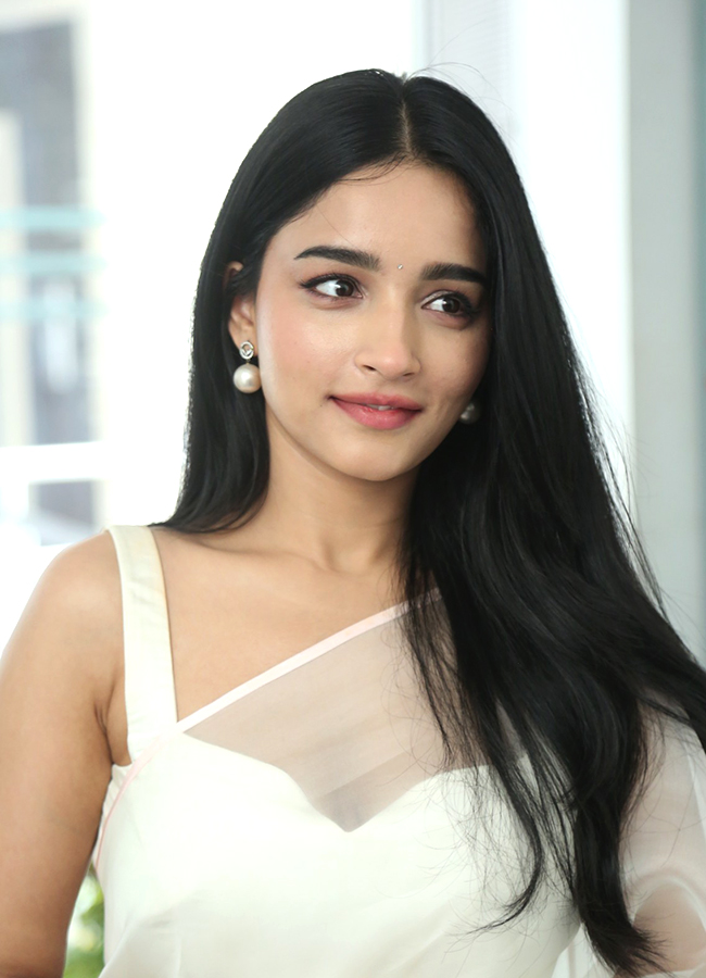 Actress Vishakha Dhiman Latest Exclusive Photos5