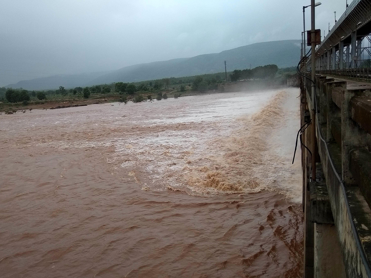 Godavari in Spate First Danger Warning Issued at Bhadrachalam5