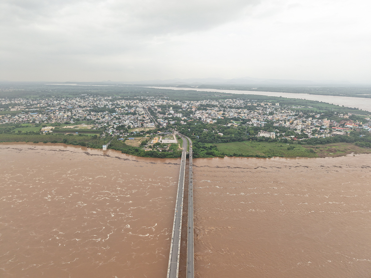 Godavari in Spate First Danger Warning Issued at Bhadrachalam9