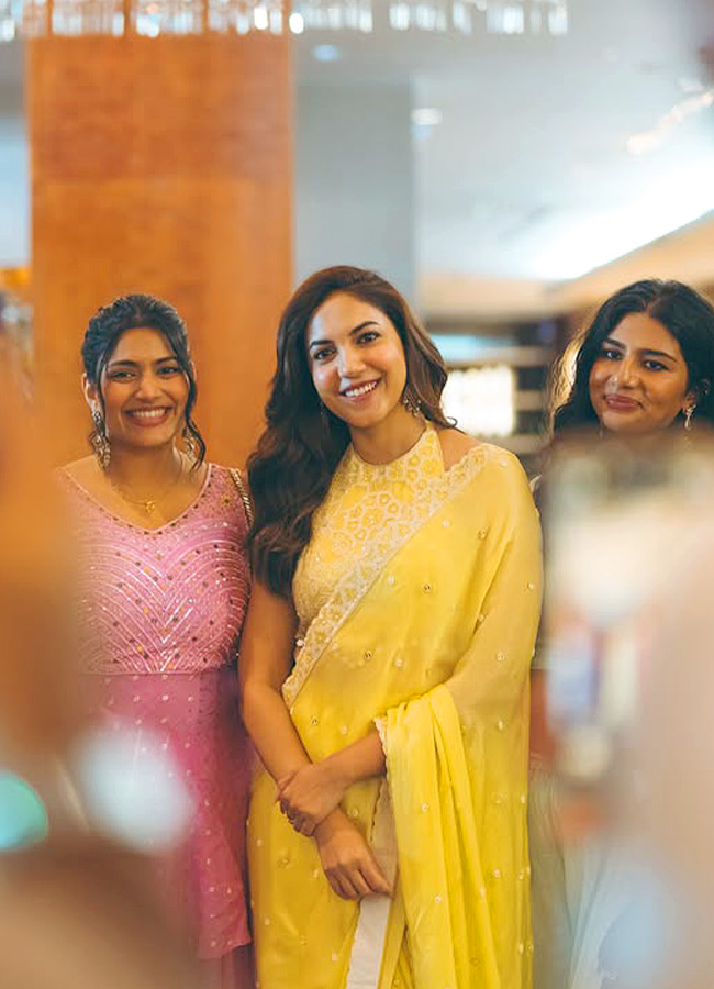 Actress Ritu Varma looks glamorous in a yellow saree Photos3