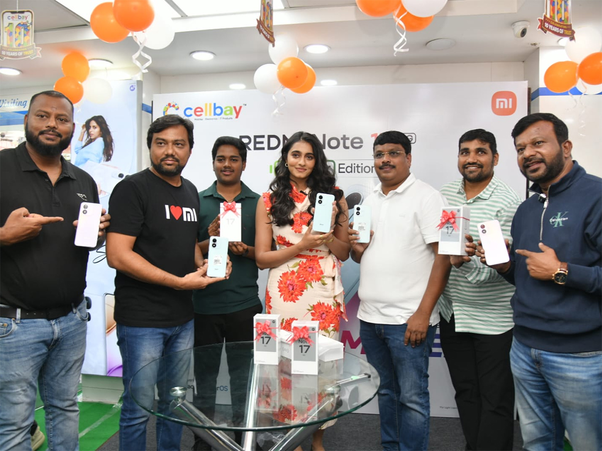 Actress Maanasa Choudhary Launches Xiaomi REDMI Note 17 5G Cellbay Hyderabad17