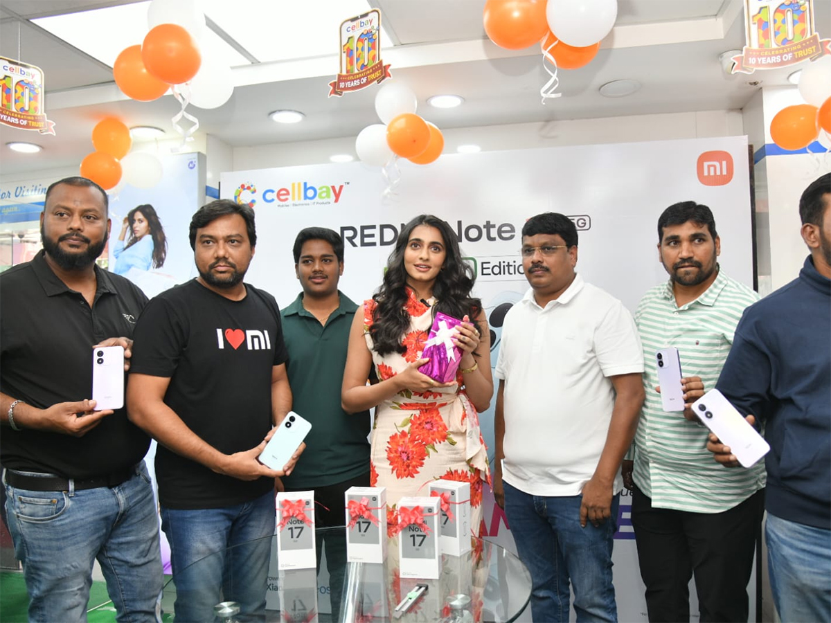 Actress Maanasa Choudhary Launches Xiaomi REDMI Note 17 5G Cellbay Hyderabad19