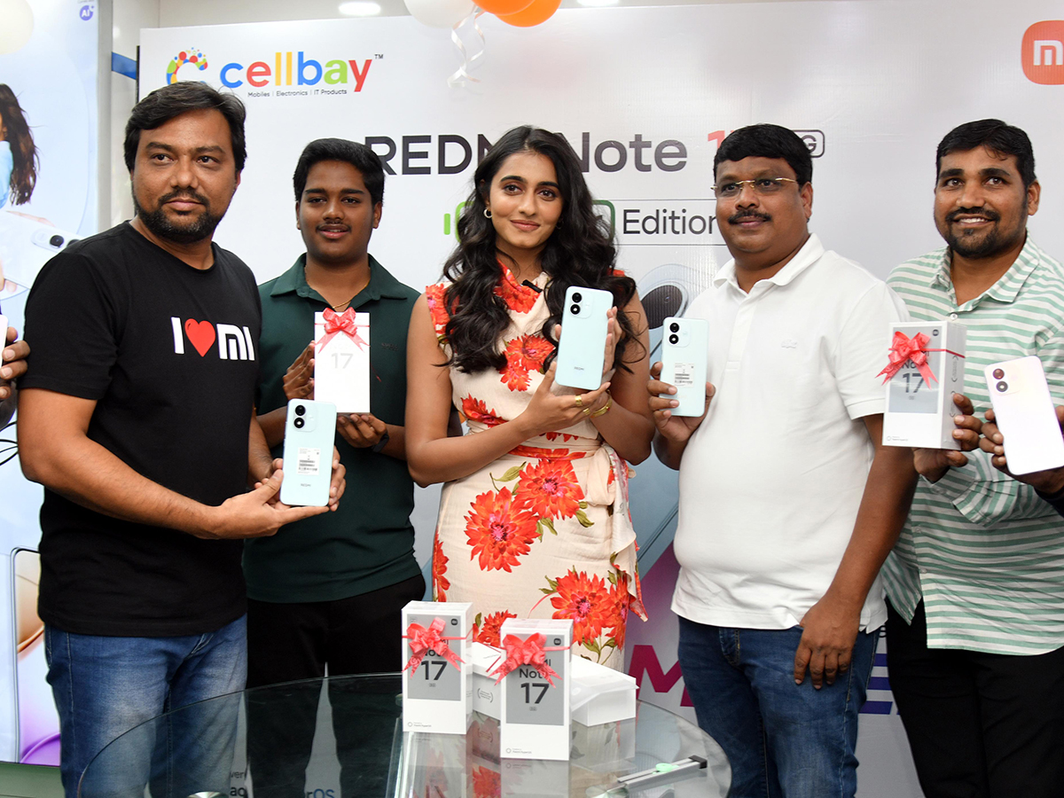 Actress Maanasa Choudhary Launches Xiaomi REDMI Note 17 5G Cellbay Hyderabad2